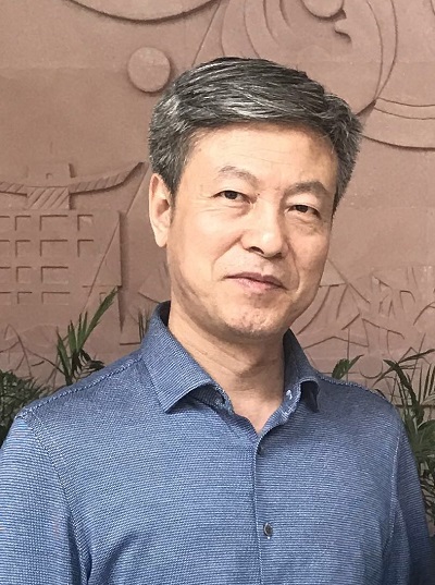 梁鴻鷹.jpg
